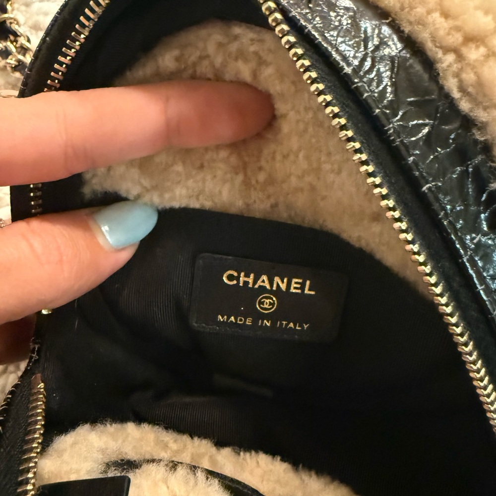 CHANEL Beige and Black Shearling Crossbody Bag - Picture 10 of 11